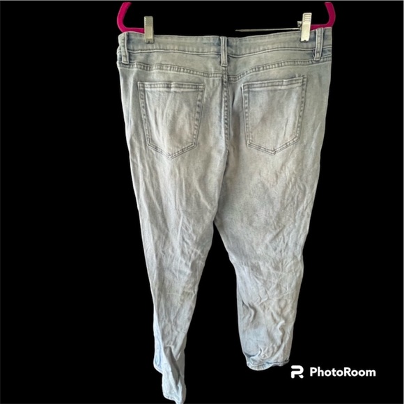 New York & Company LIKE NEW SoHo Distressed Weekender Jeans - Size: 12 - Picture 5 of 10